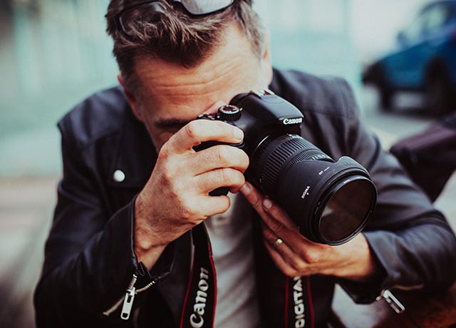 Photograph bei der Arbeit